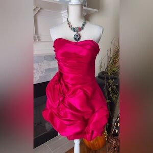 NWT Strapless Fuchsia Bubble Cocktail Dress